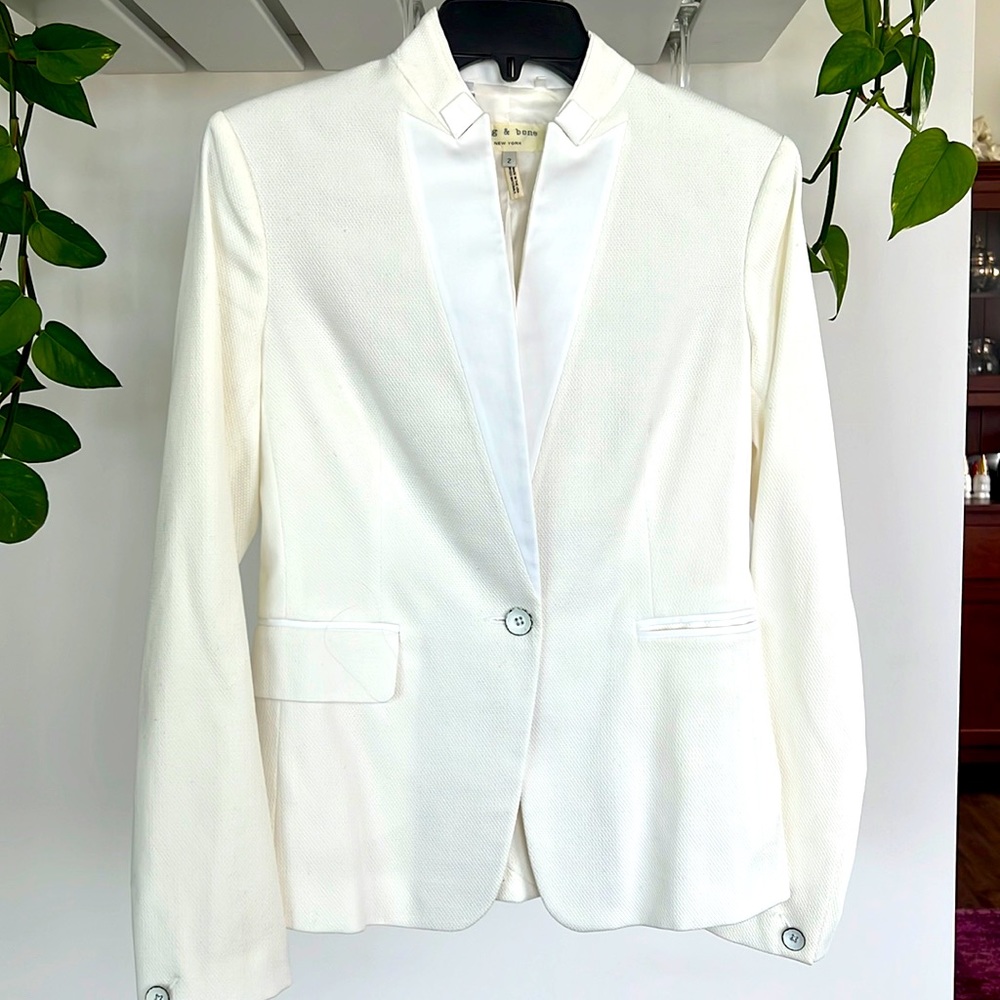 Rag & Bone cream/white blazer. Size 2.